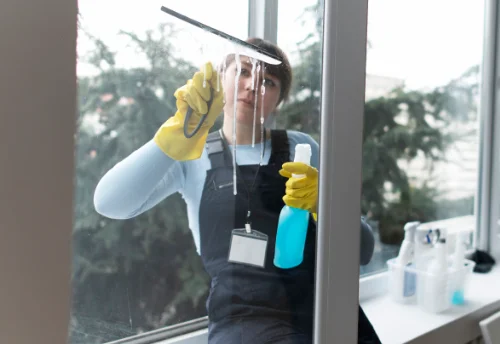 Nettoyage de vitres intérieures et extérieures à Lucheux